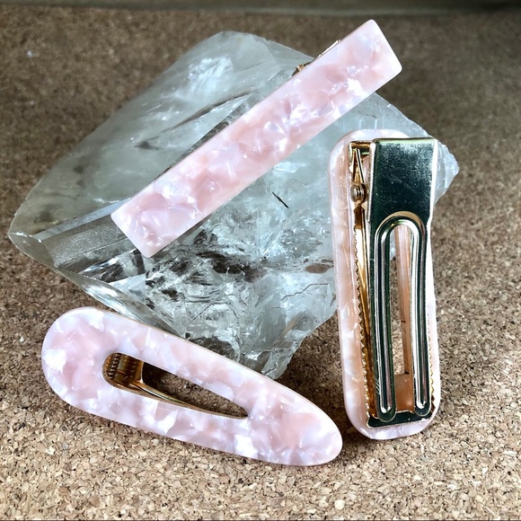 Pink resin barrette set of three - Picture 2 of 2